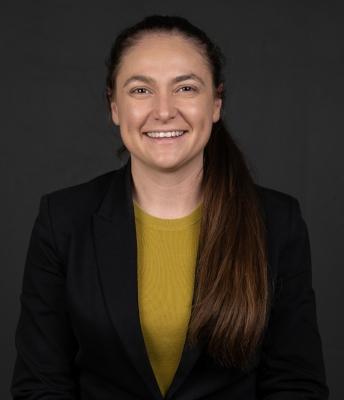 Headshot photo of Dr Erin Giuliani